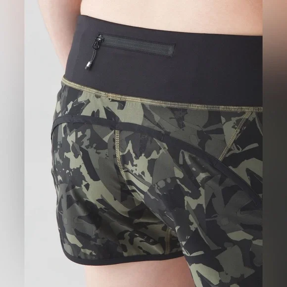 Lululemon Run Times Short (4-way Stretch)
Pop Cut Fatigue Green Black / Black - Picture 6 of 13